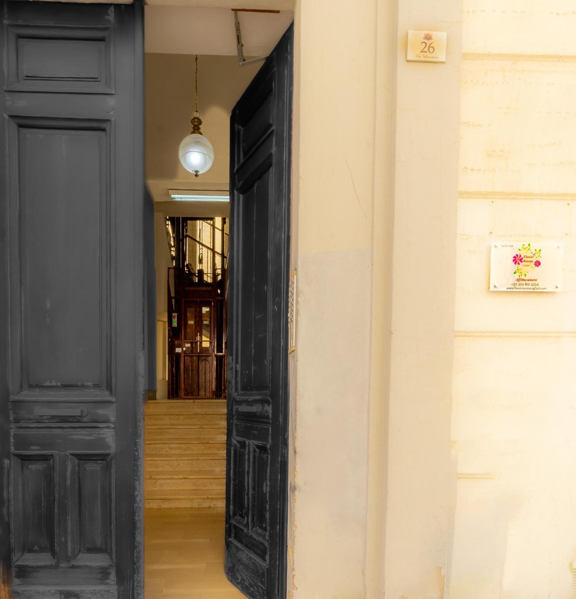Flower Rooms กาญารี ภายนอก รูปภาพ